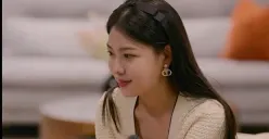 Choi Minji ungkap reaksi ayahnya yang melihatnya pakai piyama dinas ungu di Singles Inferno 3. (Sumber: Netflix - InfoSemarang.com)