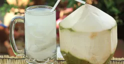 Air kelapa bagus untuk mengembalikan cairan tubuh yang hilang setelah berpuasa (Sumber : Twitter)