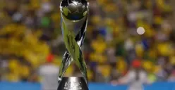 Trofi Piala Dunia FIFA U17 yang seharusnya diperebutkan di negara Peru (Sumber : FIFA.COM)