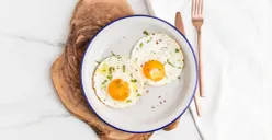 Sering mengonsumsi telur menjadi salah satu penyebab mudah sembelit saat puasa (Sumber : freepik)