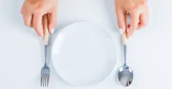 Ilustrasi tidak makan sahur saat puasa Ramadhan (Sumber : freepik)