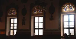 Ilustrasi itikaf di dalam masjid selama Ramadan. (Sumber : pexels.com/Ali)