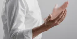 Perbedaan sunnah antara sholat Idul Adha dan sholat Idul Fitri ini juga tertuang dalam sebuah hadits sahih (Sumber : freepik)