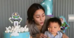 Nikita Willy rayakan ulang tahun Issa Xander Djokosoetono. (Sumber : instagram/nikitawillyofficial94)