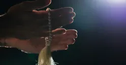 Baca Doa Ini Setelah Sholat Tarawih Agar Mendapat Malam Lailatul Qadar, Ustadz Adi Hidayat: Ini Ajaran Rasulallah