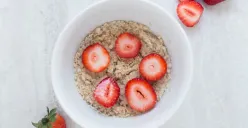 Resep Oatmeal Yoghurt untuk Sahur, Cuma Butuh 4 Bahan Ini!