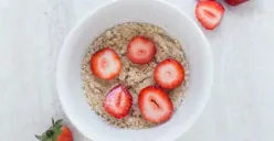 Resep Oatmeal Yoghurt untuk Sahur, Cuma Butuh 4 Bahan Ini!