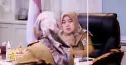 Diperiksa KPK 5 Jam, Chusnunia Wagub Lampung Bungkam dan Tertunduk saat Keluar Gedung Merah Putih