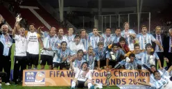 Timnas Argentina U20 saat menjuarai Piala Dunia U20 tahun 2015 saat masih diperkuat Lionel Messi (Sumber : Twitter)