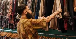 Kebiasaan membeli baju baru untuk lebaran ternyata asal-usulnya berasa dari praktik kaum Arab (Sumber : freepik)