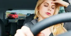 Ilustrasi pengendara yang mengalami microsleep. (Sumber : Freepik)