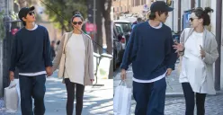 Song Joongki dan Katy Louise Saunders saat liburan di Roma, Italia. (Sumber : Twitter @sjkwings1985)