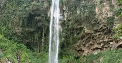 Grojogan Sewu salah satu objek wisata di Tawangmangu (Sumber : Nativeindonesia.com)