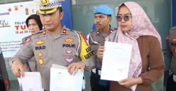 Polisi beri sanksi tilang dan peringatan pemilik LPK yang ajari anak di bawah umur menyetir mobil. (Sumber : Instagram @polrestasamarinda)