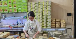 Lunpia Cik Me Me (LCM) makanan legendaris Semarang turut memeriahkan hari jadi ke-476 Kota Semarang dengan memberikan promo atau diskon menarik.