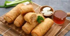 7 Rekomendasi Tempat Jual Lumpia Semarang, Ada Loenpia Gang Lombok hingga Mbak Lien