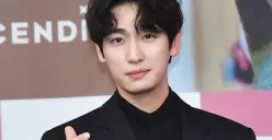 Aktor Yoon Park (35) yang dikabarkan akan menikah pada 3 September 2023. (Sumber : Newsen)