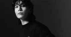 Jungkook BTS saat pemotretran bersama dengan Calvin Klein. (Sumber : Instagram @calvinklein)