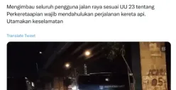 Dua Bus TNI AL Terobos Perlintasan Kereta Api di Malang, Warganet Geram: Ya Allah Pengen Marah