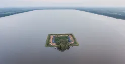 Danau Tonle Sap, salah satu destinasi wisata di Kamboja (Sumber : Twitter)