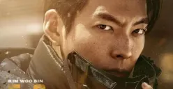 Poster drama korea Black Knight yang menampilkan aktor Kim Woo Bin (Sumber : Netflix)