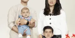 Gibran Rakabuming Pamer Foto Bareng Keluarga, Warganet Temukan Hal Aneh di Wajahnya: Kok Jadi Gini Sih Pak Wali?