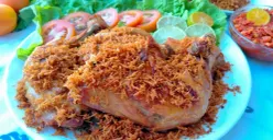 Ayam serundeng kelapa (Sumber : YouTube)