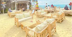 Beachday salahs atu temoat ngopi yang asik dan konsep yang unik di Semarang (Sumber : Instagram/catatancafe.id)