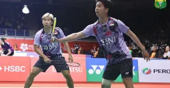 Pasangan ganda putra Indonesia, Marcus Gideon/Kevin Sanjaya saat melawan wakil Thailand di babak 32 besar Malaysia Masters 2023. (Sumber : PBSI)