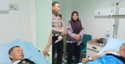 Penjual bakso yang tersenggol ojol hingga tersiram kuah bakso jalani perawatan di RS Charlie Semarang. (Sumber : Instagram @satlantaspolrestabessmg)