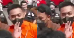 ekspresi Mario Dandy saat digelandang ke Kejati DKI Jakarta (Sumber : Kompas TV)
