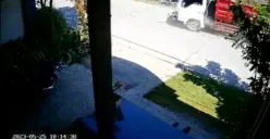 Video detik-detik truk muatan alami rem blong hingga tabrak rumah warga di Tembalang, Kamis 25 Mei 2023. (Sumber : Instagram @infoseputarsemarang)