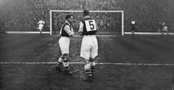 Jarang Diketahui! Inilah Tim Sepak Bola Pertama yang Menggunakan Nomor Punggung di Pertandingan Resmi