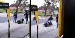 Video seorang anak ngamuk karena hanya dibelikan motor matic bukan motor trail. (Sumber : Facebook Lek Dahlan)