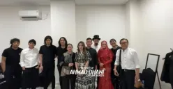 Selvi Ananda dan Gibran Rakabuming nonton konser Dewa 19 di Solo. (Sumber : Screenshot YouTube Ahmad Dhani)