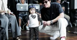 Atta Halilintar dan putrinya, Ameena Hanna Nur Atta. (Sumber : Instagram @attahalilintar)