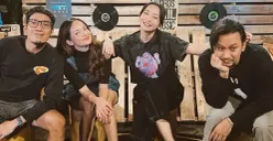 Keempat host Tonight Show: Desta, Enzy, Hesti dan Vincent.