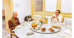 Ganjar Pranowo Pamer Momen Makan Bersama Jokowi, Netizen Beri Sindiran Begini ke Capres Lain