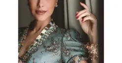 Pakai Baju Adat Bugis, Kecantikan Sophia Latjuba Bikin Warganet Melongo