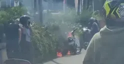 Viral Motor Terbakar di Depan Swalayan ADA Banyumanik, Diduga Kelistrikan Korslet