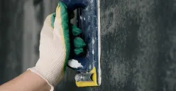 Ilustrasi bangun tembok. (Sumber : pexels/Ksenia Chernaya)