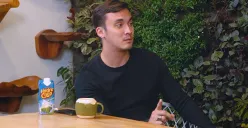 Aktor Rendy Kjaernett klarifikasi soal perselingkuhannya dengan Syahnaz Sadiqah di podcast Denny Sumargo, Minggu 2 Juli 2023. (Sumber : YouTube CURHAT BANG Denny Sumargo)