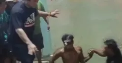 Adi Saputra (30) dihajar massa setelah ketahuan maling HP di di Jalan Naroyono, Kelurahan Bulu Lor, Kecamatan Semarang Utara, Kota Semarang, Minggu 2 Juli 2023 malam. (Sumber : Instagram @infokriminalsemarang)