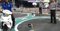 Ilustrasi ujian praktik jalur 8 saat pembuatan SIM C di Ditlantas Polda Jateng. (Sumber : Satlantas Polrestabes Semarang)