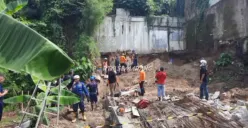 Longsor terjadi di kompleks ruko Jalan Gatot Subroto, Purwoyoso, Ngaliyan, Semarang. Seorang pekerja bangunan tewas tertimbun longsor, Jumat 7 Juli 2023. (Sumber : Instagram @portalsemarang)