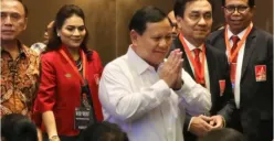 Effendi Simbolon saat bersama Prabowo (Sumber : Instagram/ @prabowo)