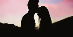 Ilustrasi | Simak ciri-ciri codependent relationship, bucin yang rela lakukan apa saja untuk pasangan. (Sumber : Pexels/Mateus Souza)