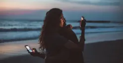 3 Alasan Mengapa Kamu Tidak Boleh Membandingkan Hubunganmu dengan Pasangan Lain di Media Sosial