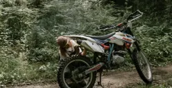 Ilustrasi | Penyebab mesin motor mati mendadak di jalan. (Sumber : Pexels/cottonbro studio)