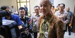 Dari 1 Januari - 10 Juli 2023, Gubernur Jawa Tengah Ganjar Pranowo terima 284 aduan soal pungutan liar di sekolah. (Sumber : Dok. Pemprov Jawa Tengah)